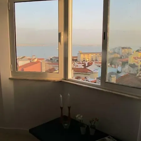 Great River View Апартаменты